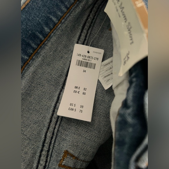 Abercrombie Mom Shorts High Rise Distressed Denim Cutoff NWT Size 34 - Picture 4 of 5